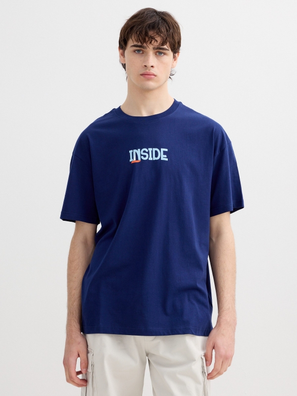 Camiseta estampada inside azul vista meia frontal
