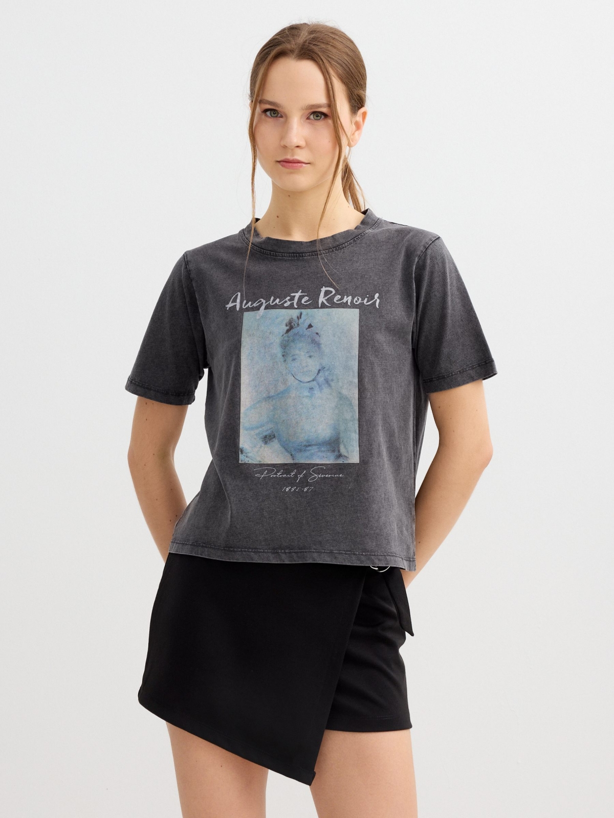 Camiseta Renoir manga curta cinza escuro vista meia frontal