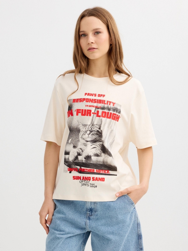 Camiseta oversized gato off white vista meia frontal
