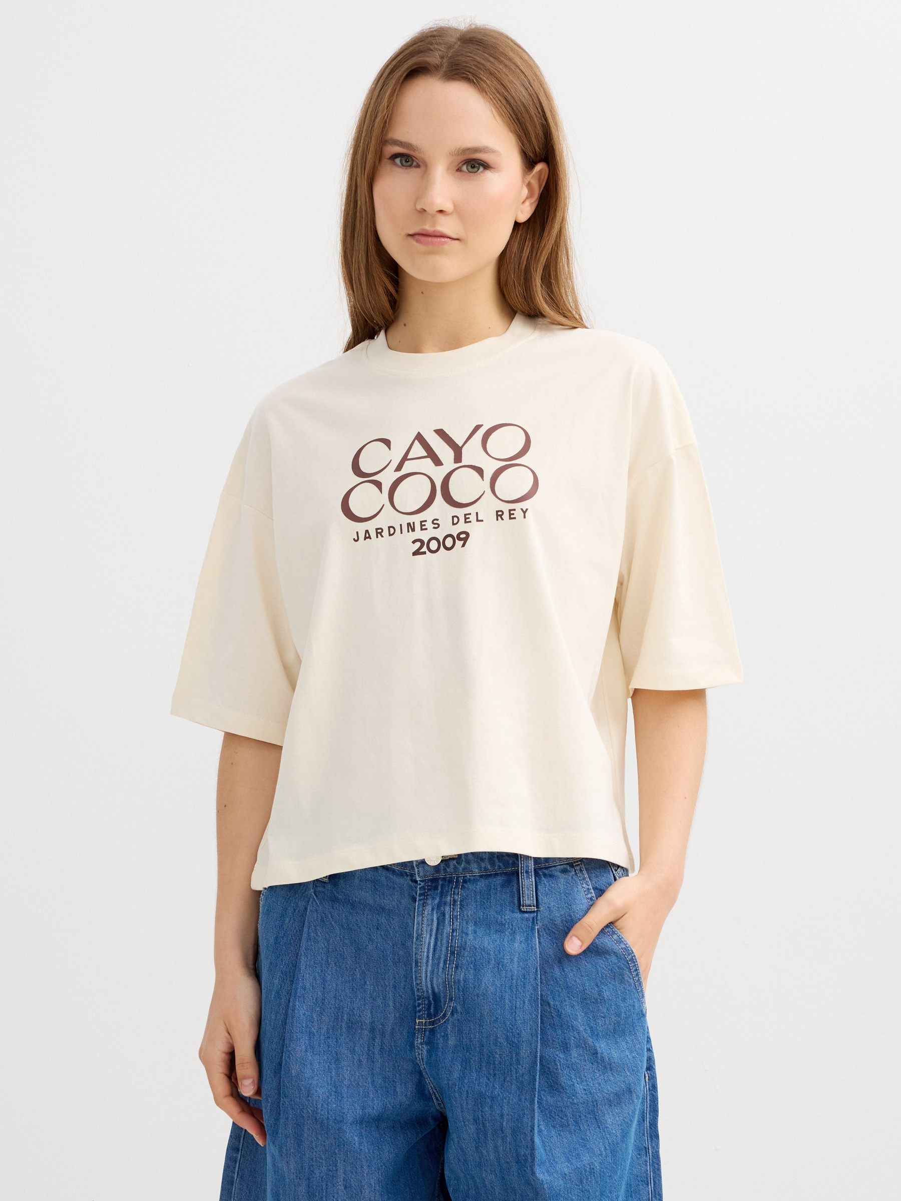 Camiseta gola redonda crua vista meia frontal