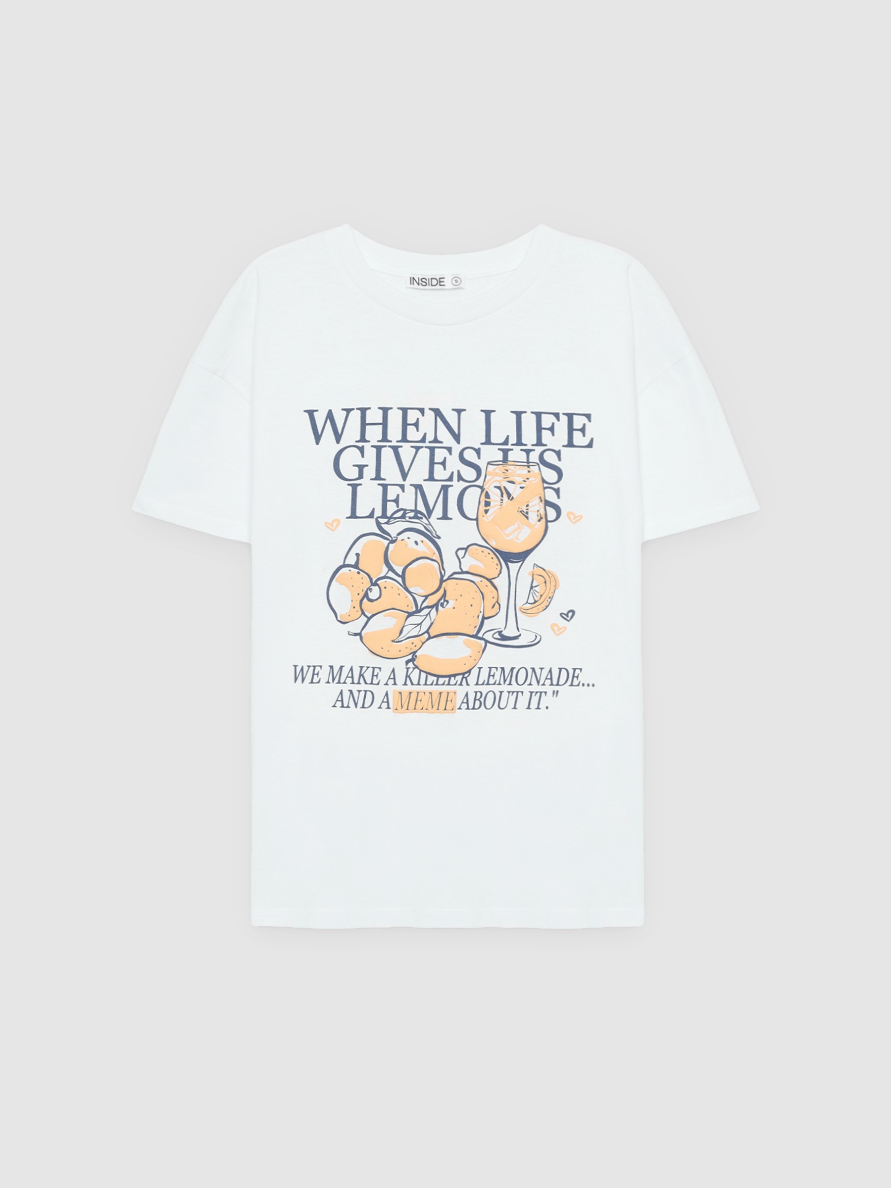 Camiseta oversize limones blanco vista media frontal