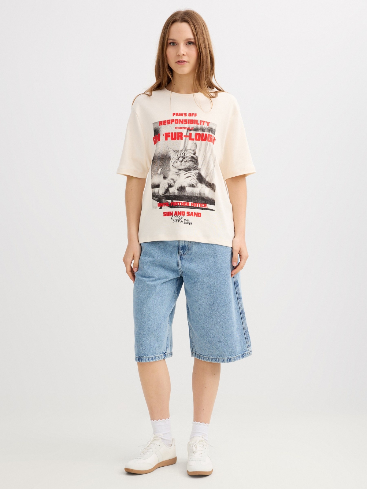 High-waisted denim bermuda shorts light blue middle front view