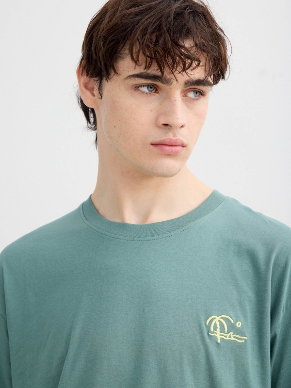 Camiseta mini print praia verde vista detalhe