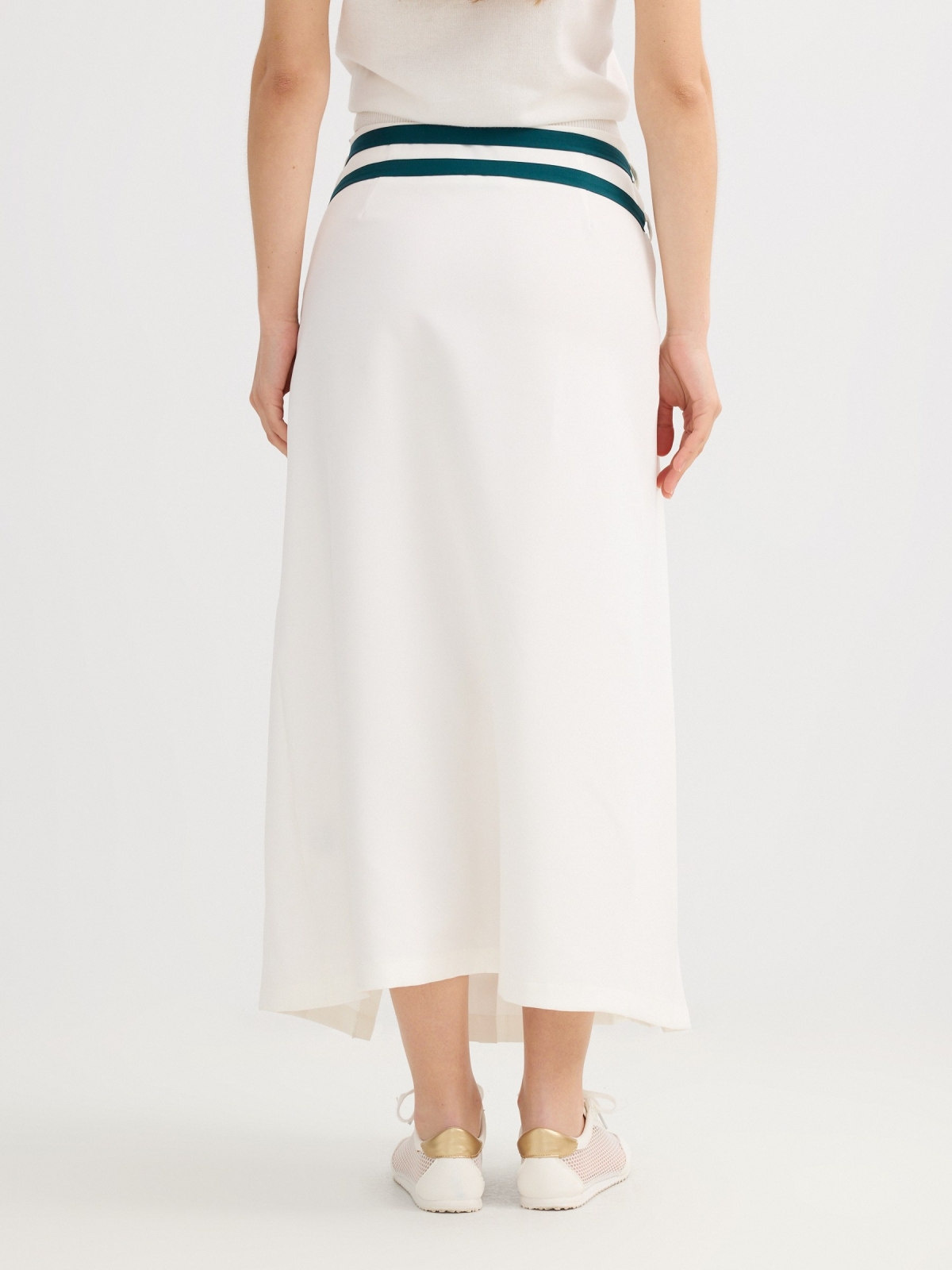 saia midi com pregas off white vista geral frontal