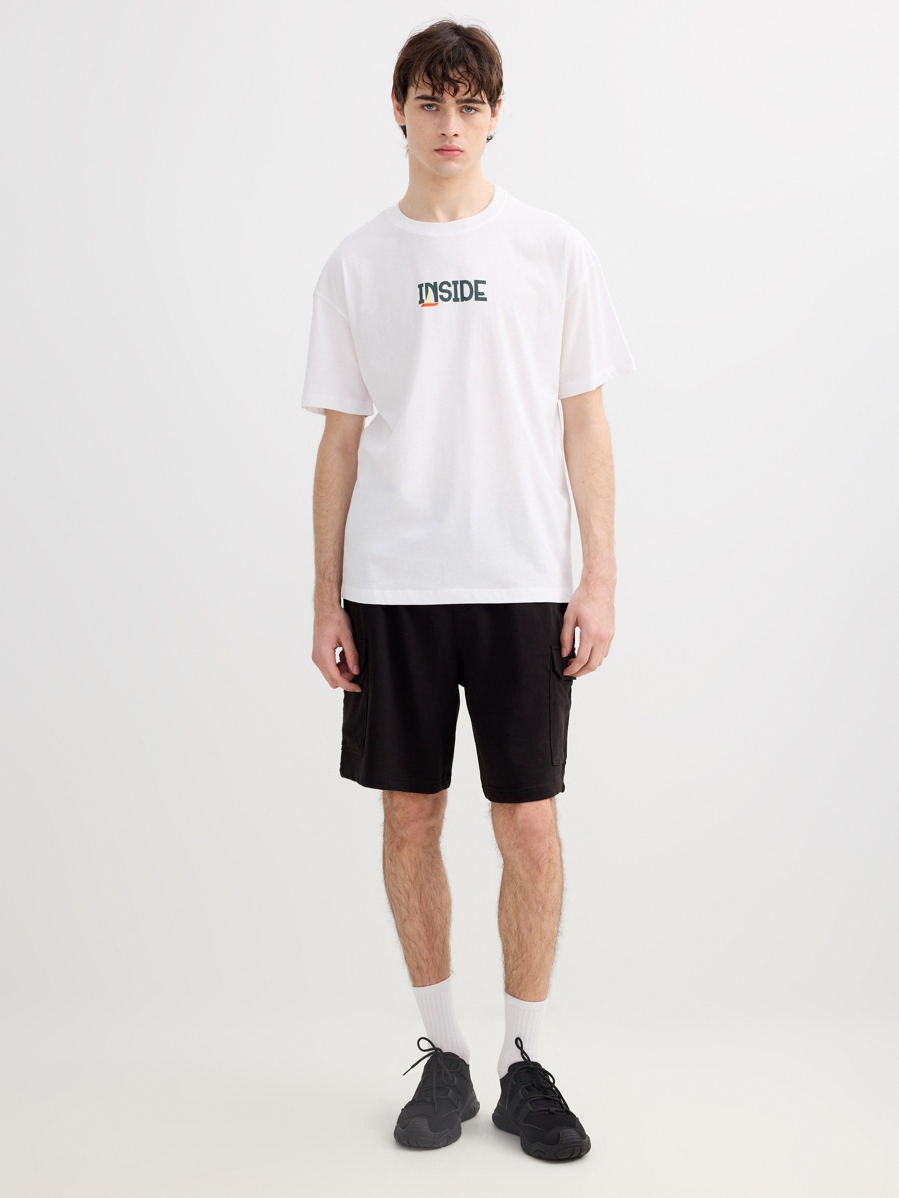 Fleece cargo bermuda shorts black middle front view