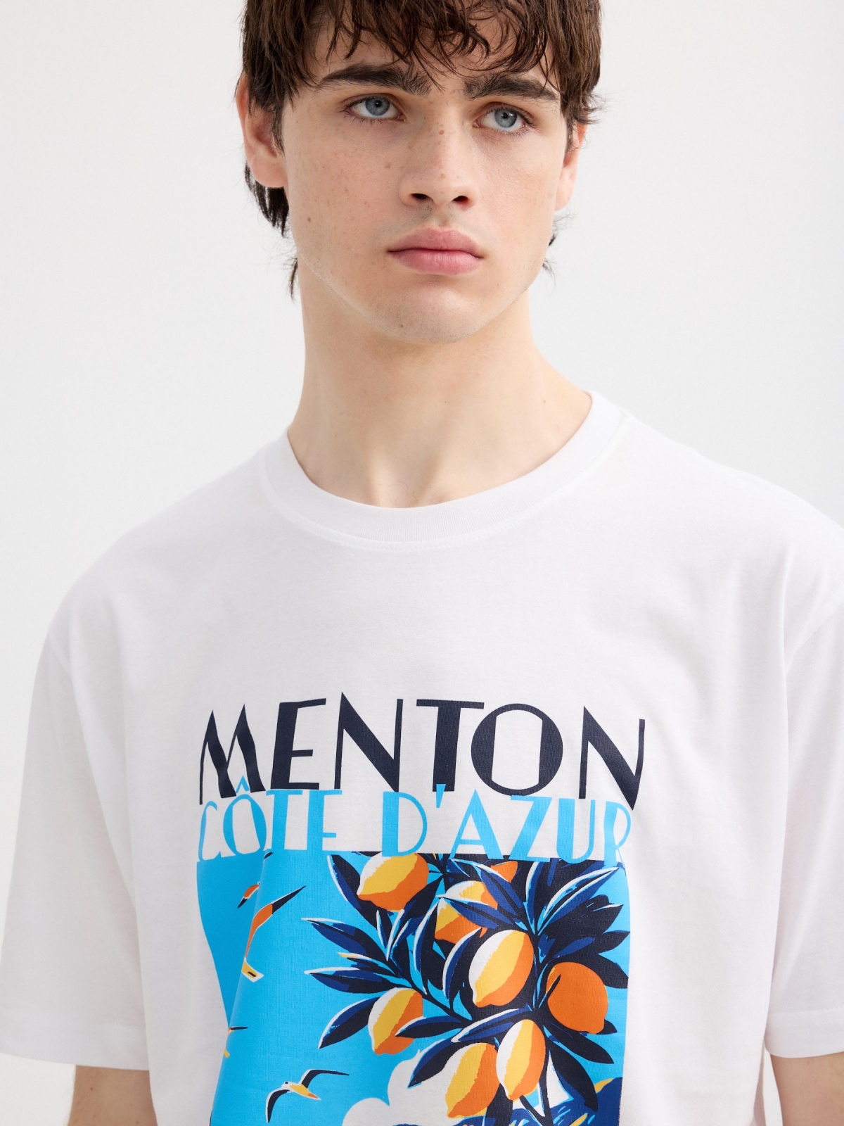 Camiseta estampada Menton blanco vista detalle