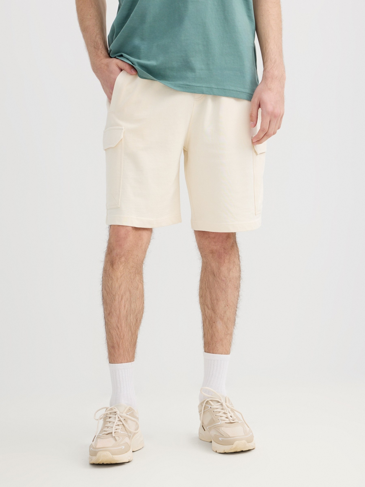 Fleece cargo bermuda shorts raw middle back view