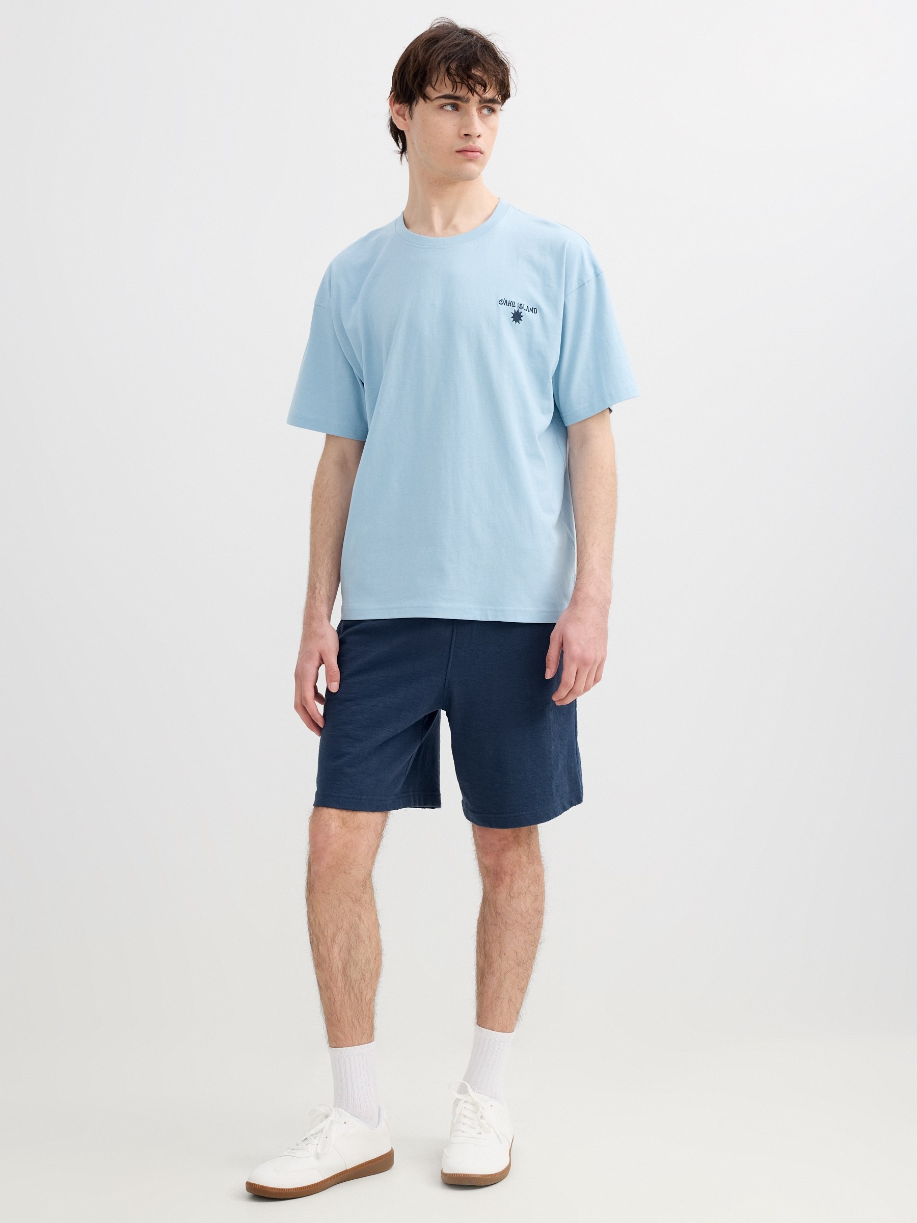 Mini Hawaiian embroidered T-shirt blue middle front view