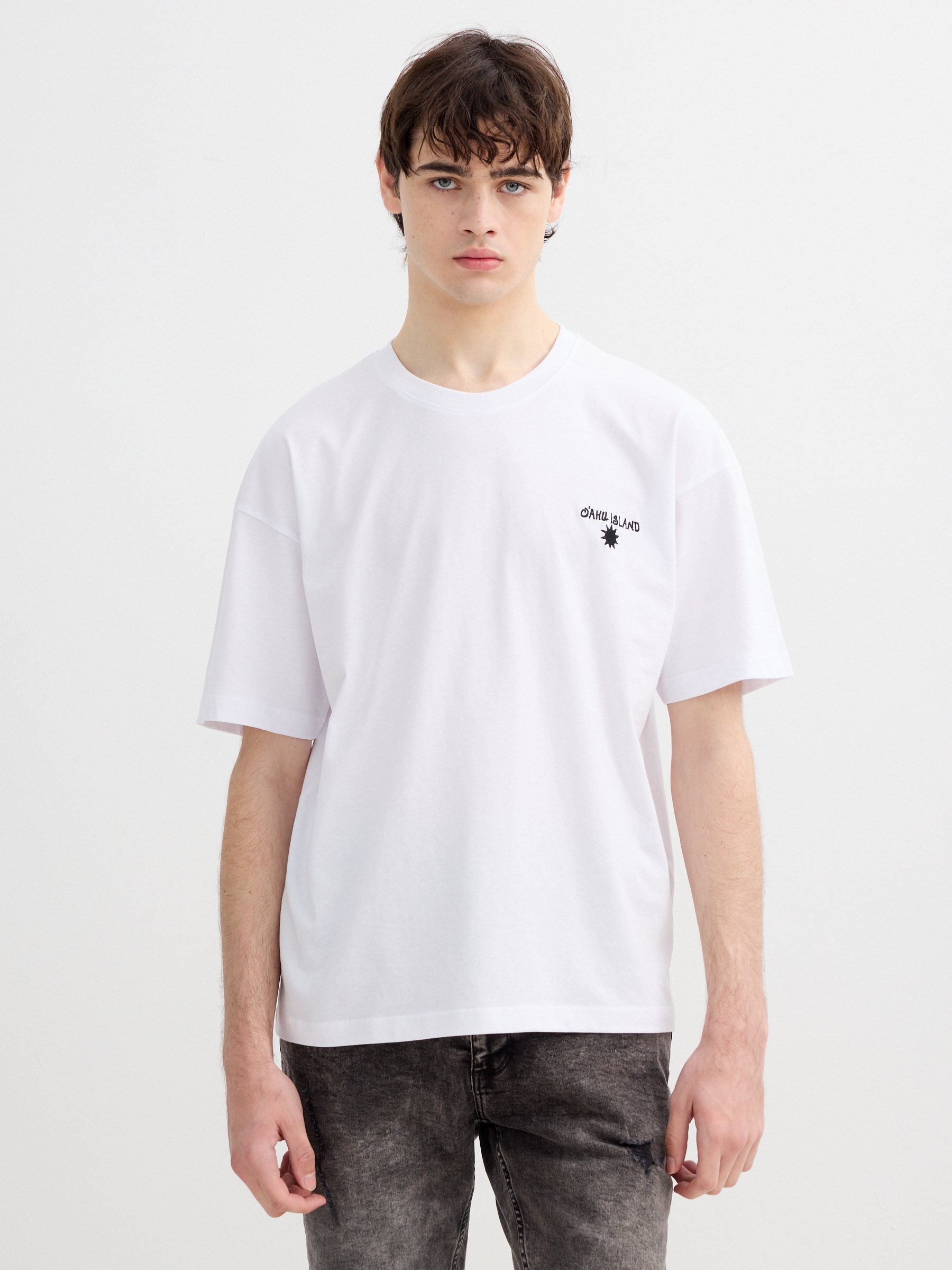 Camiseta mini bordado hawaiano blanco vista media frontal