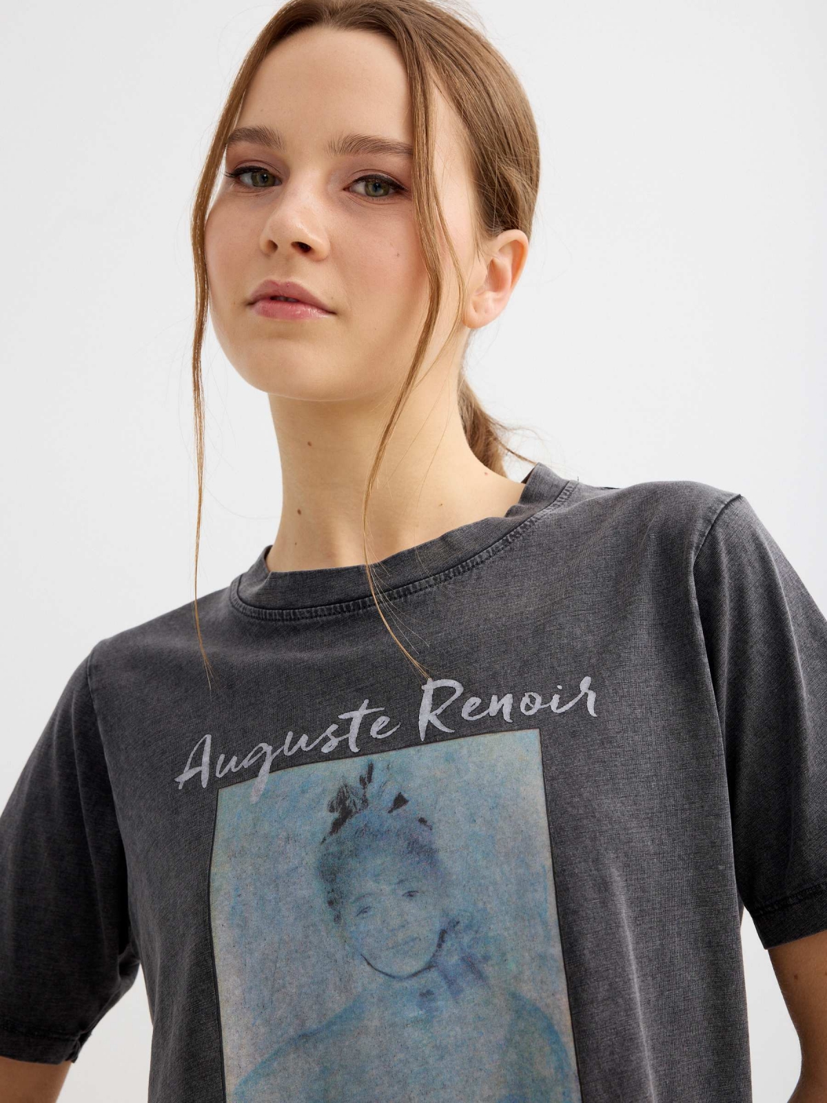 Camiseta Renoir manga corta gris oscuro vista detalle