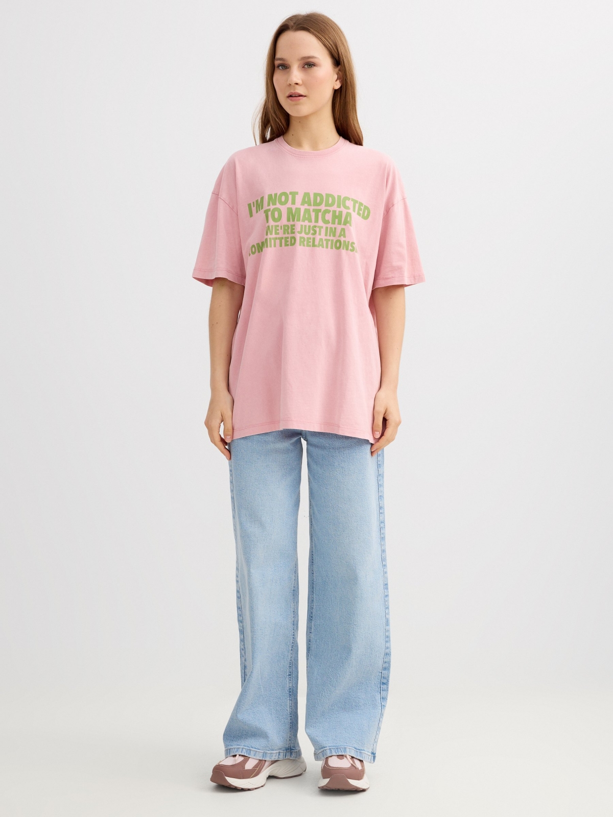 Camiseta oversized de algodão rosa claro vista geral frontal