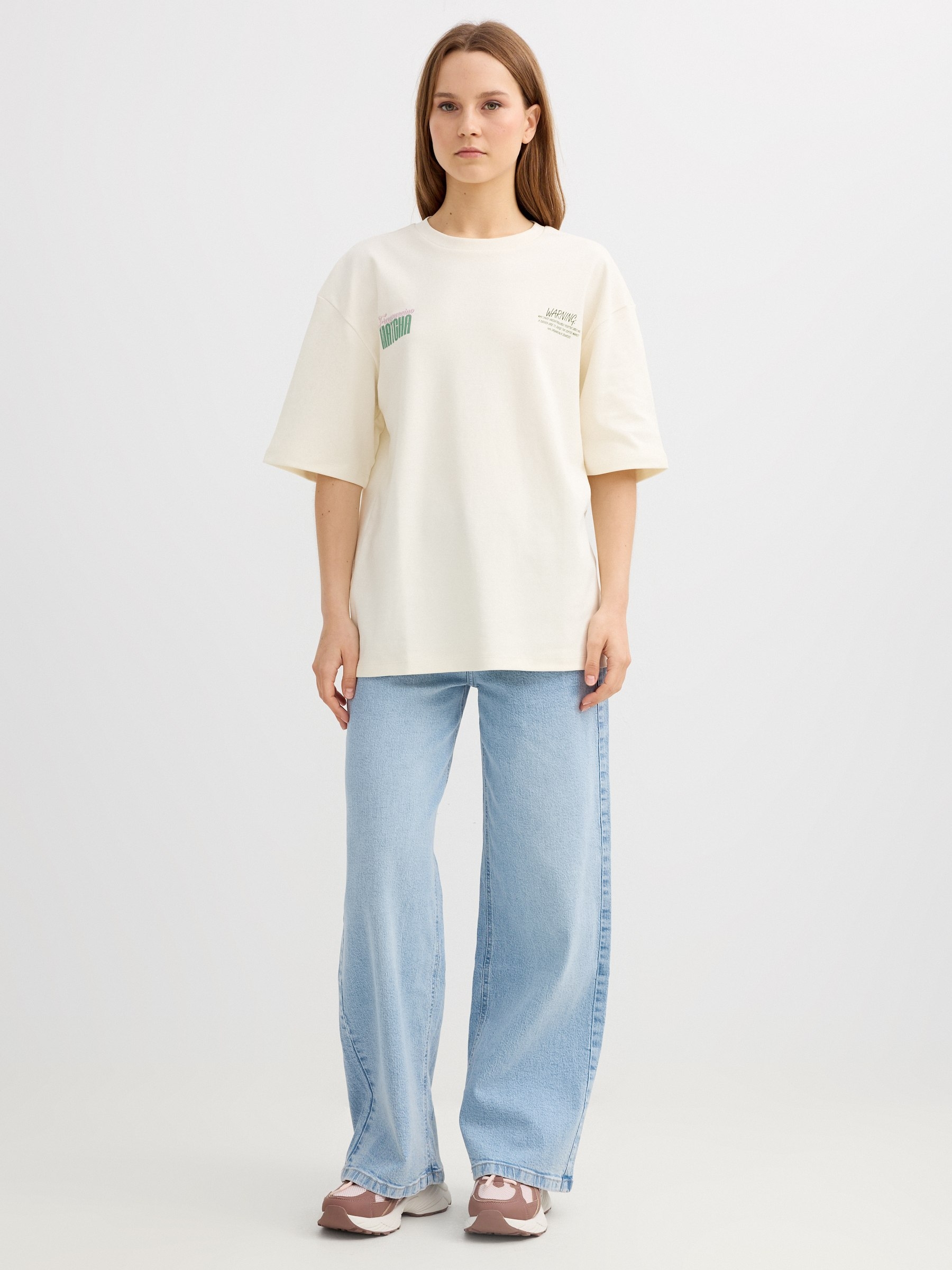 Camiseta oversize matcha off white vista meia frontal