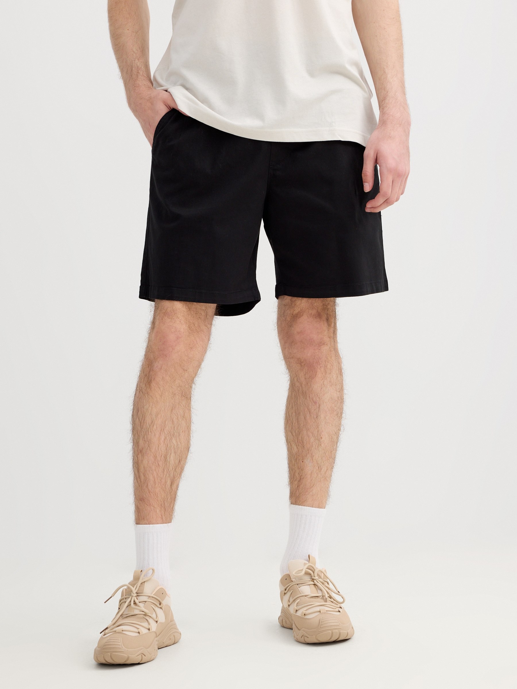 Gabardine jogger shorts black middle front view