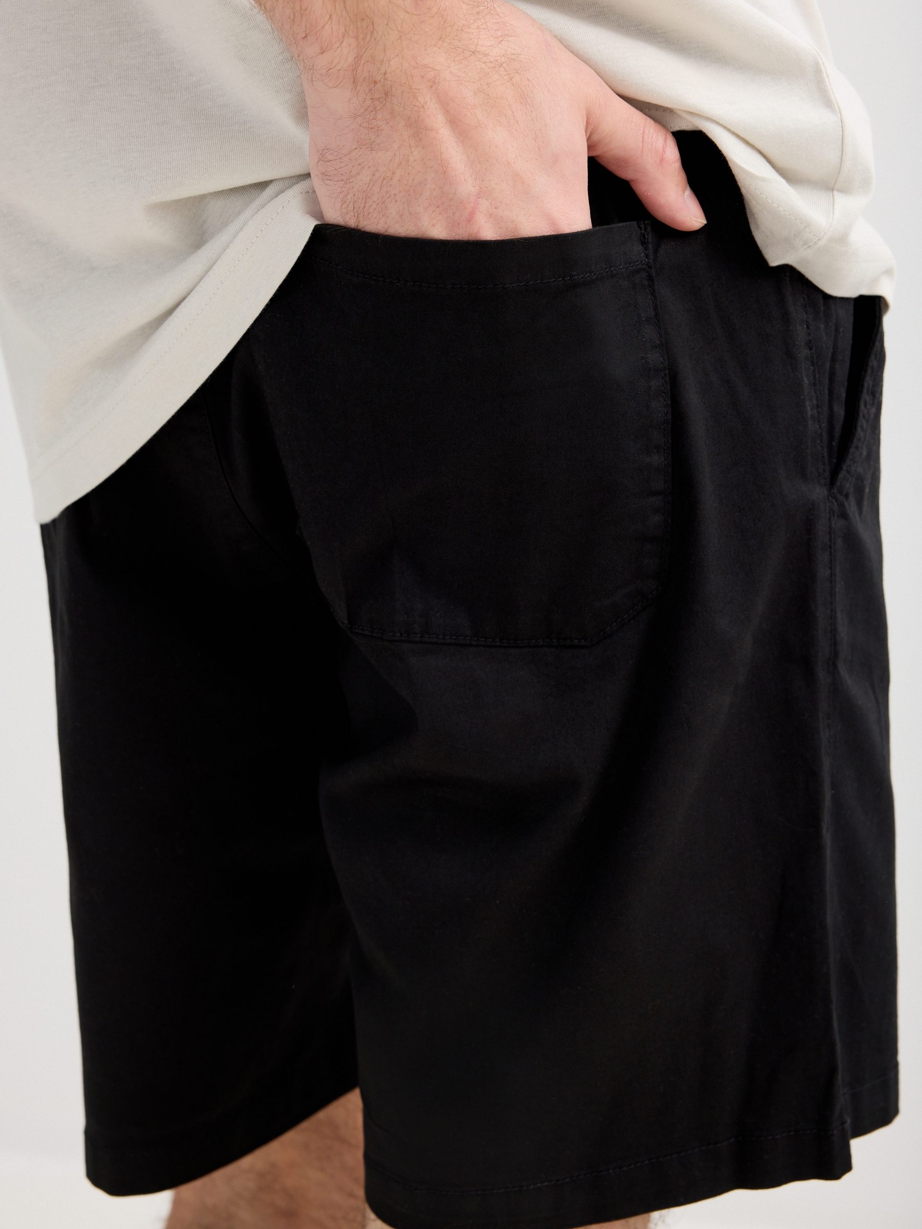 Gabardine jogger shorts black middle front view