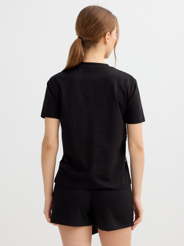 Camiseta flores algodão preto vista meia traseira