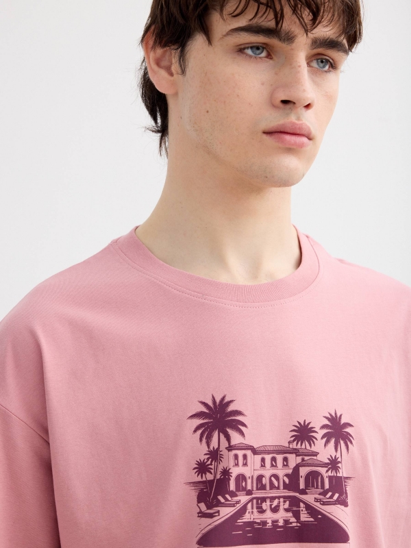 Camiseta estampado villa mare rosa vista detalle
