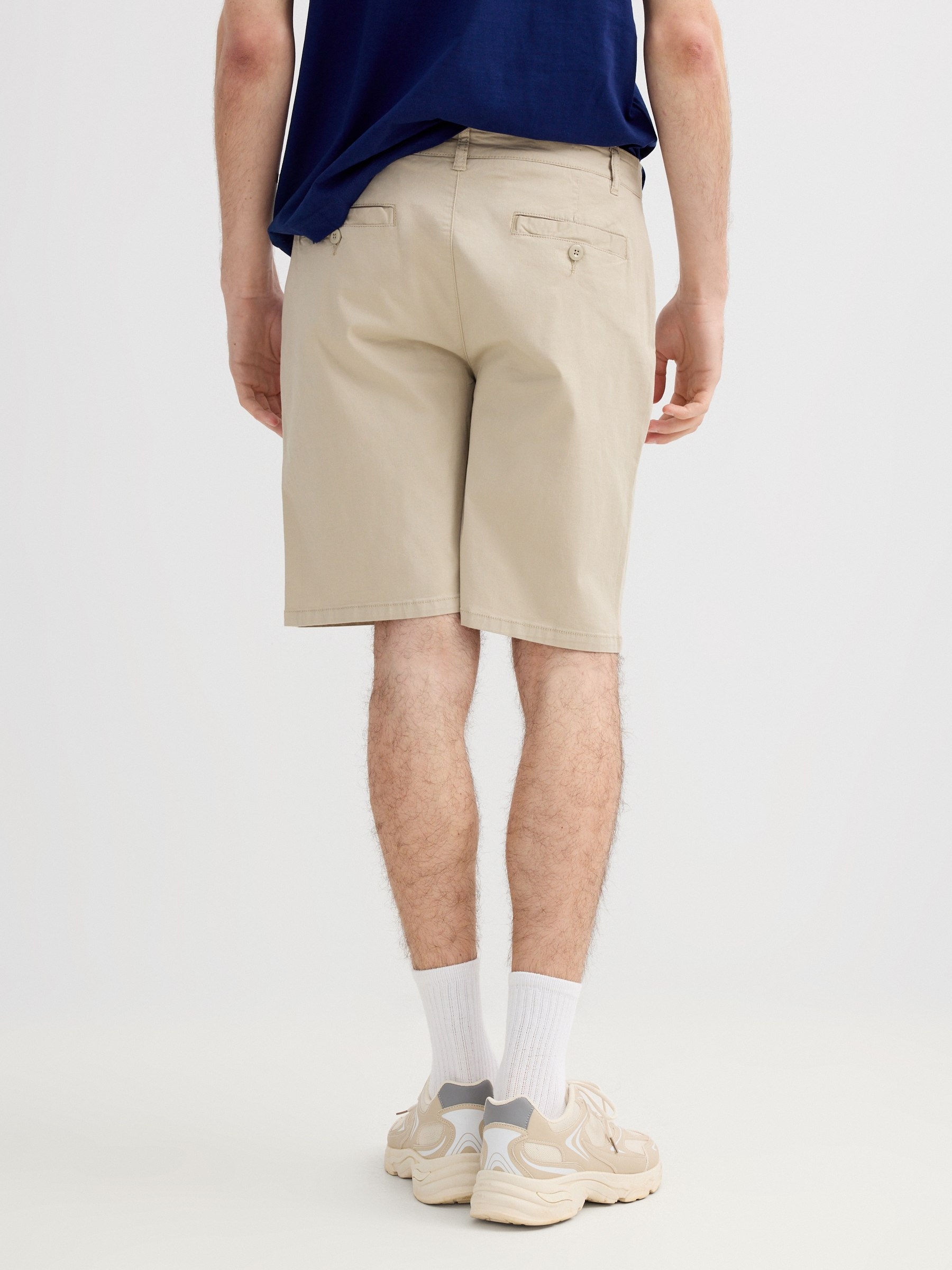 Regular chino shorts beige middle front view