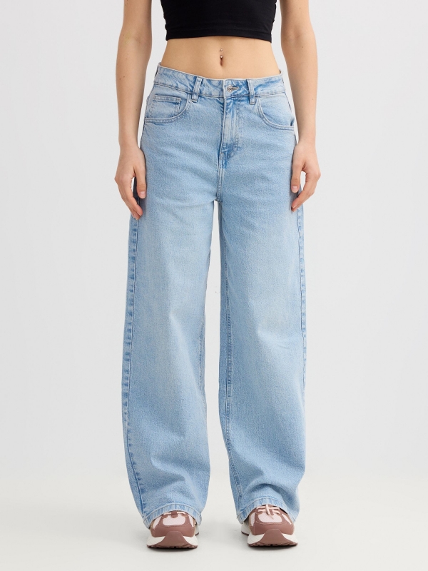 Jeans wide leg tiro medio azul claro vista media frontal