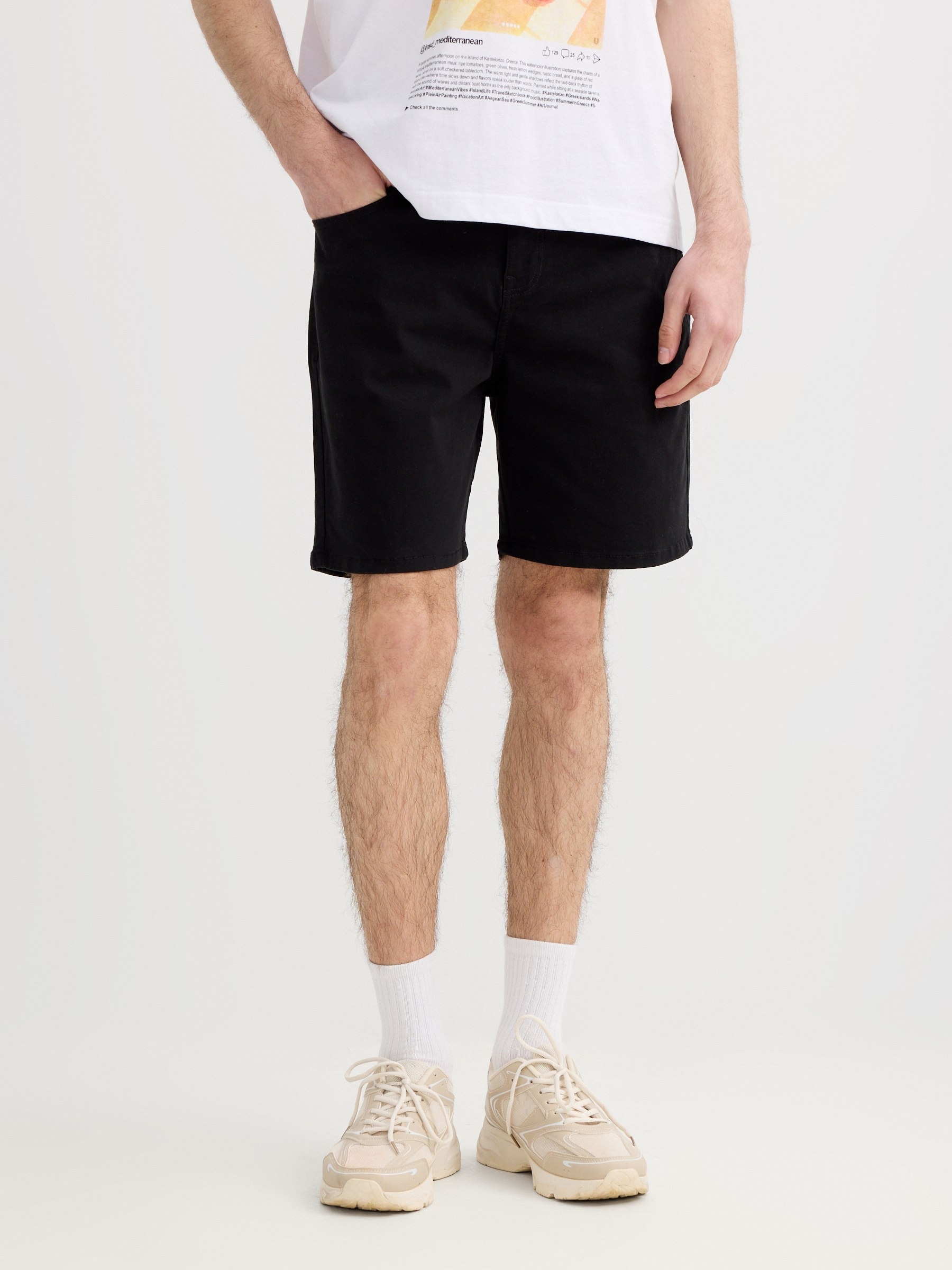 Bermudas regular negro vista media frontal