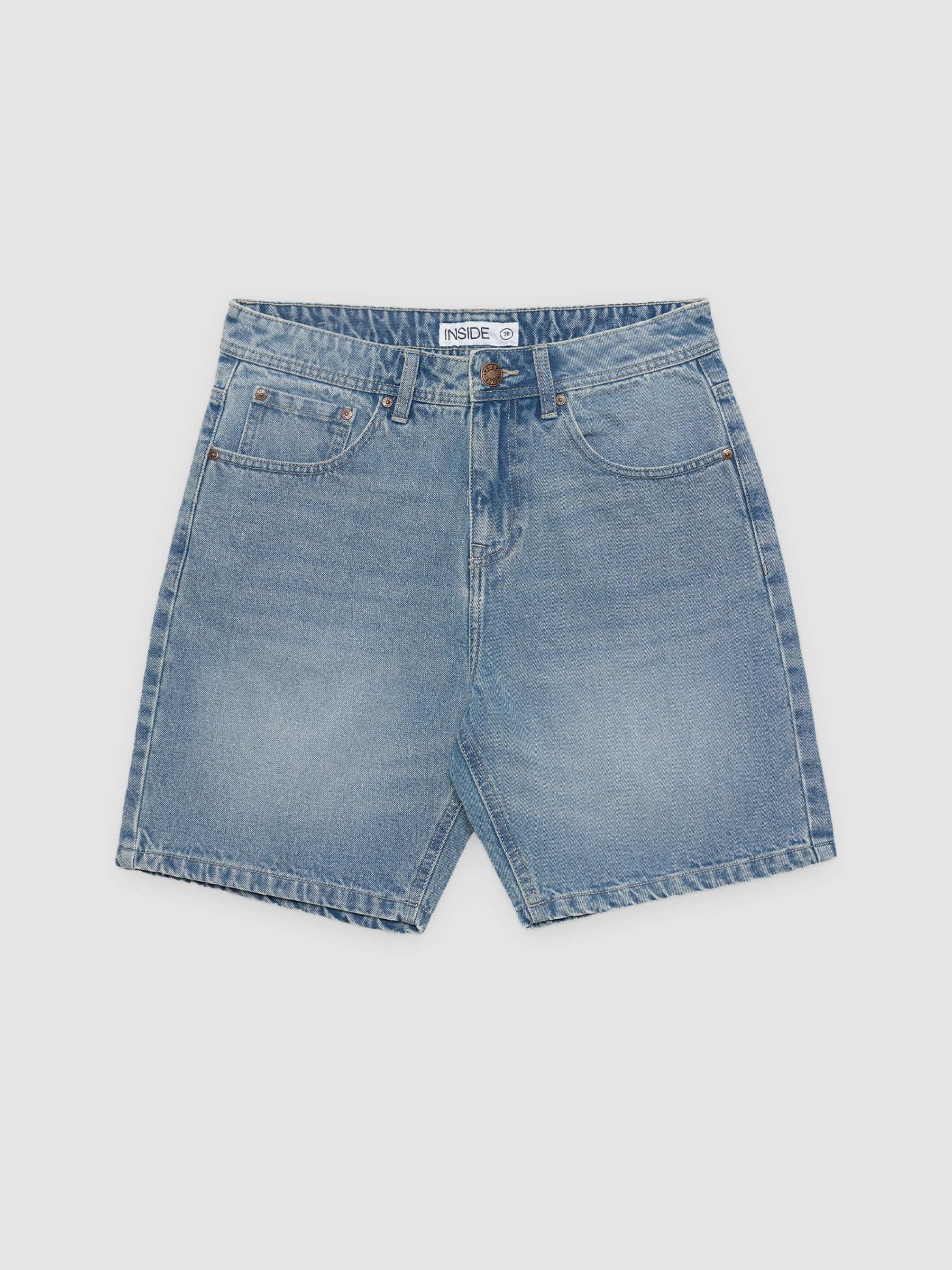 Bermuda jeans regular azul vista meia frontal