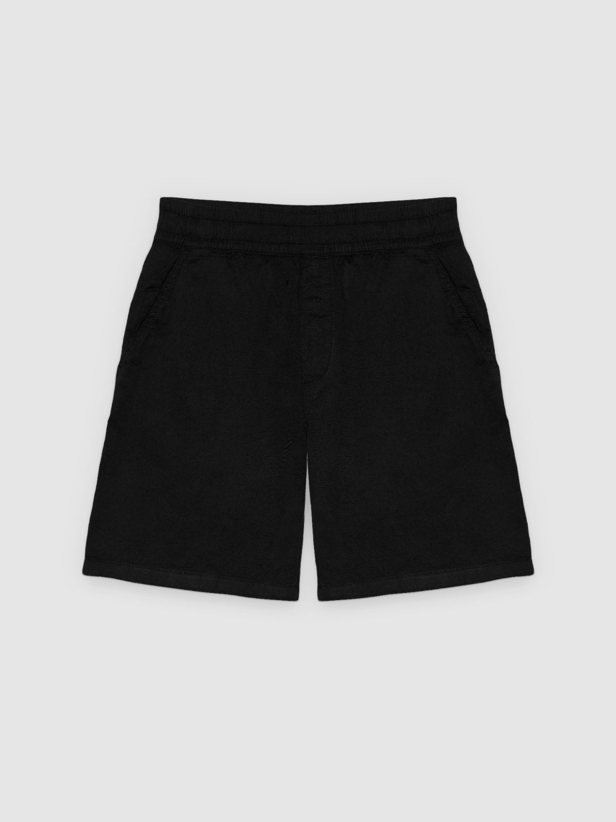 %Pto% Bermuda jogger de gabardina preto vista frontal