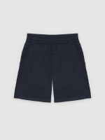 %Pto% Bermuda jogger gabardina azul marino vista frontal