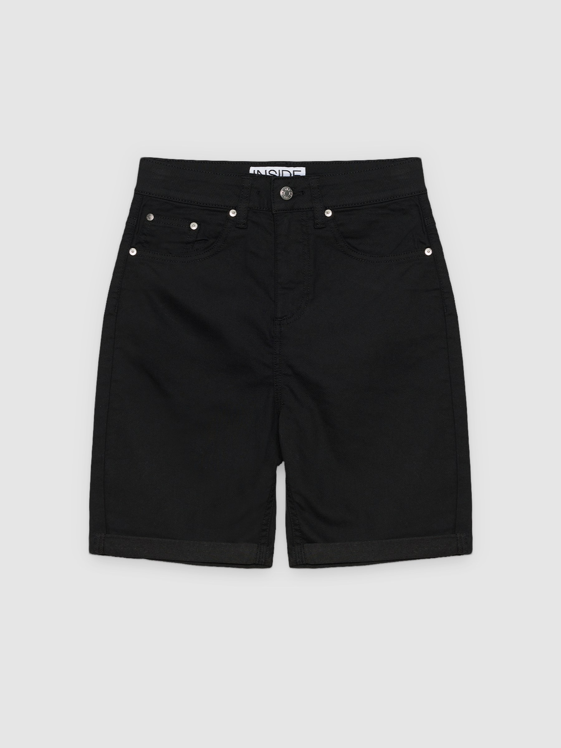Bermuda slim cintura alta preto vista meia frontal