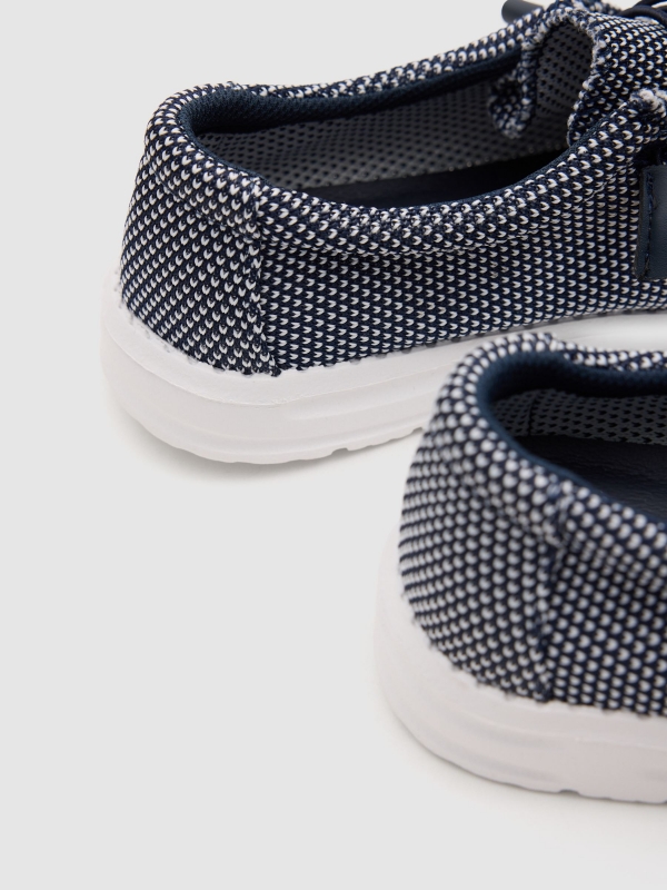 Elastic sports canvas blue detail view