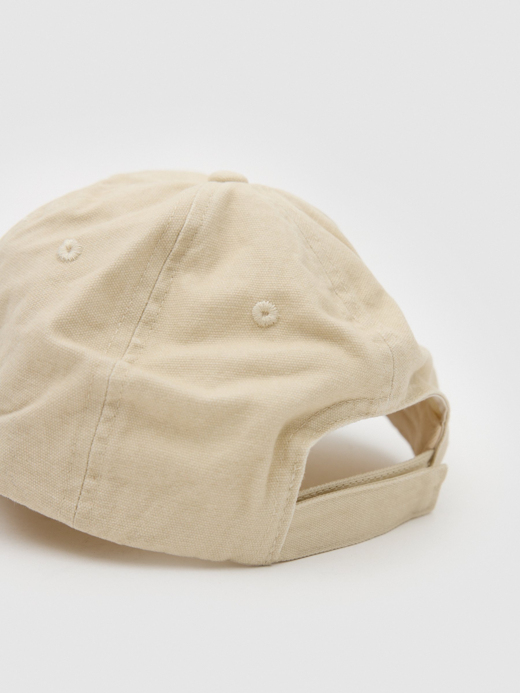 Gorra baseball Whitehall beige vista lateral frontal 45º