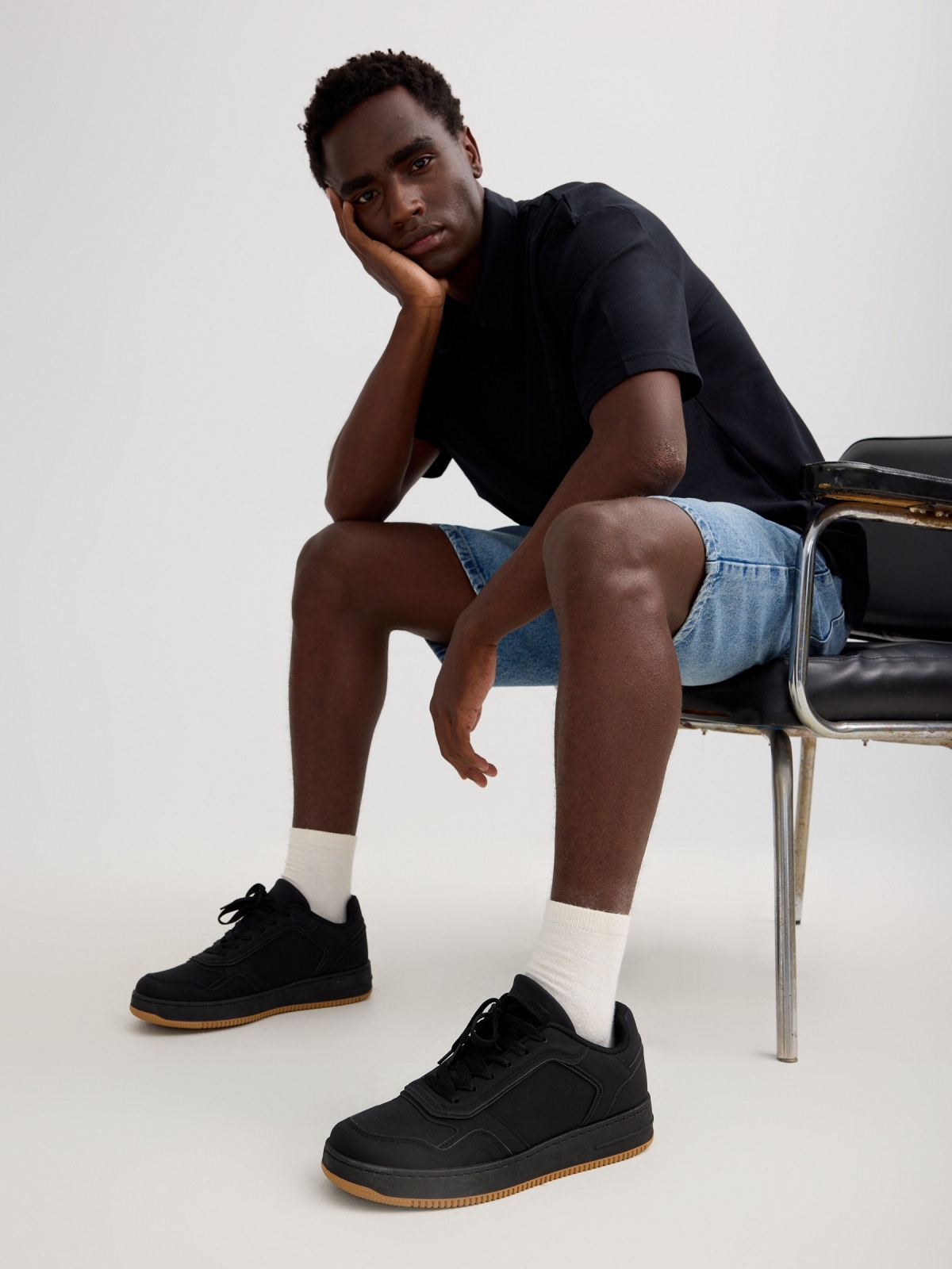 Sporty skater rubber sole black with a model