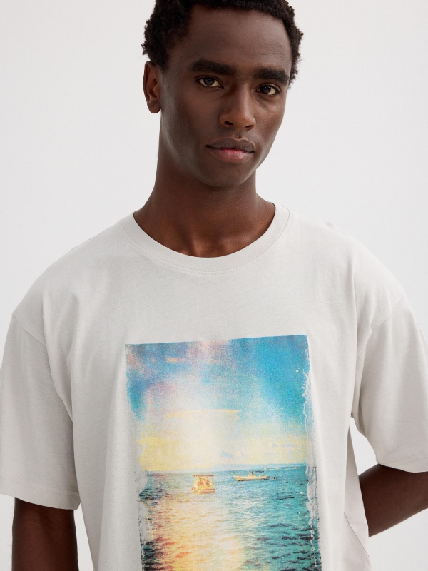 Beach print T-shirt light grey detail view