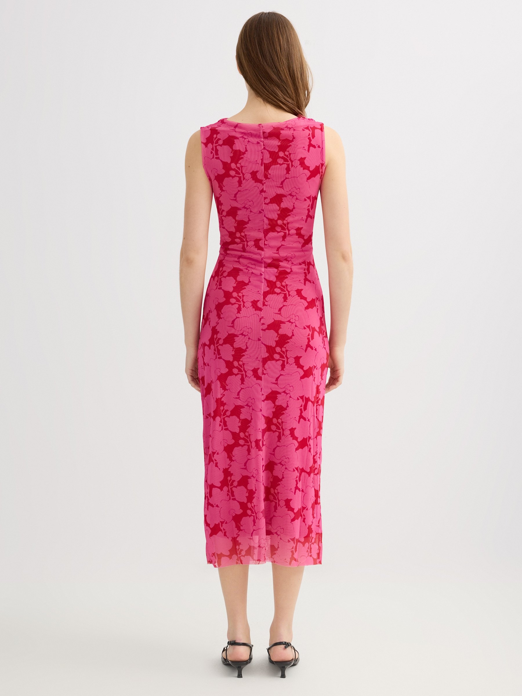 Vestido midi floral allover fúcsia vista meia frontal