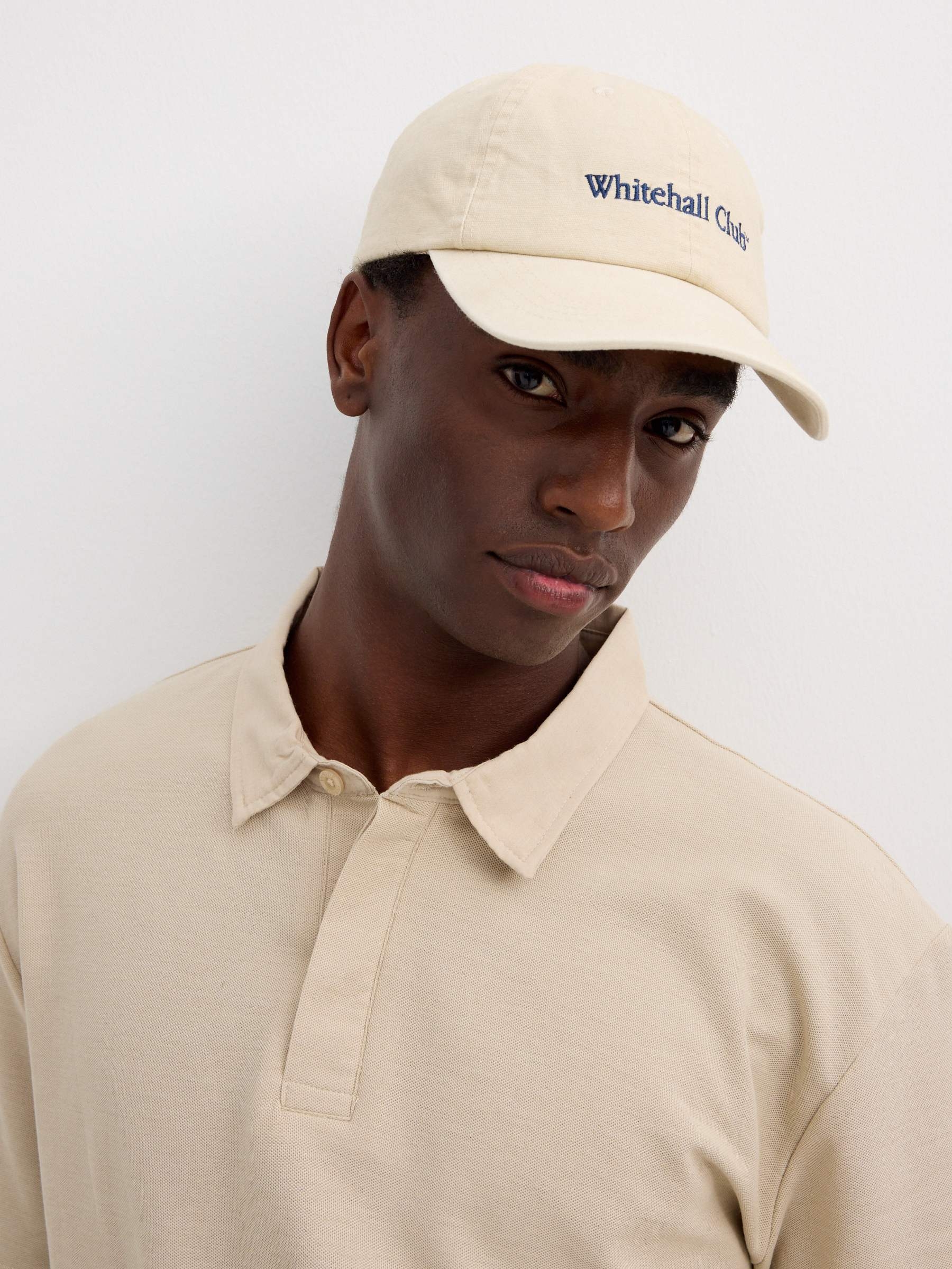 Gorra baseball Whitehall beige vista lateral frontal 45º