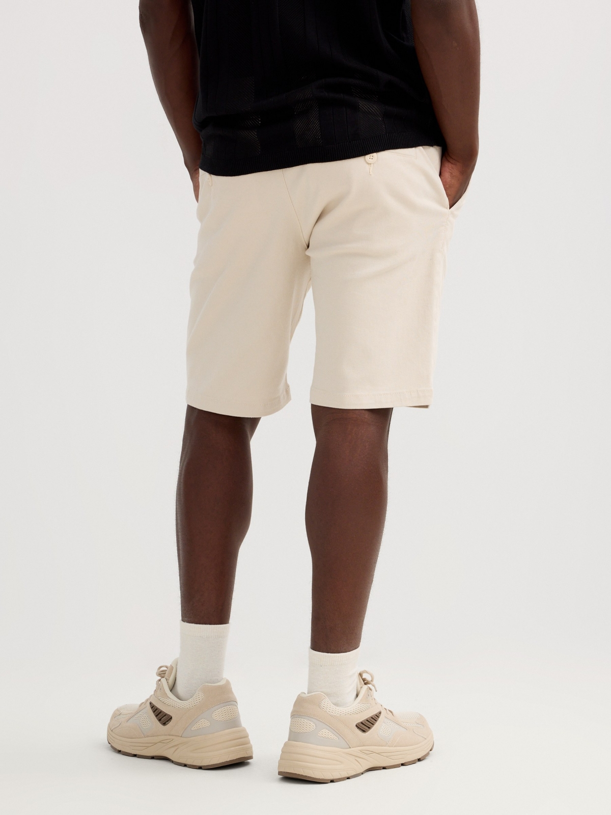 Bermuda Chino casual crudo vista general frontal