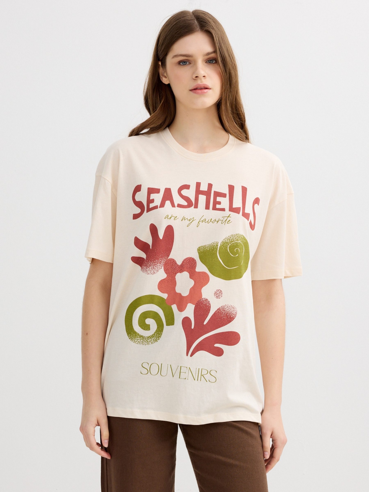 Camiseta oversize sheashells blanco roto vista media frontal