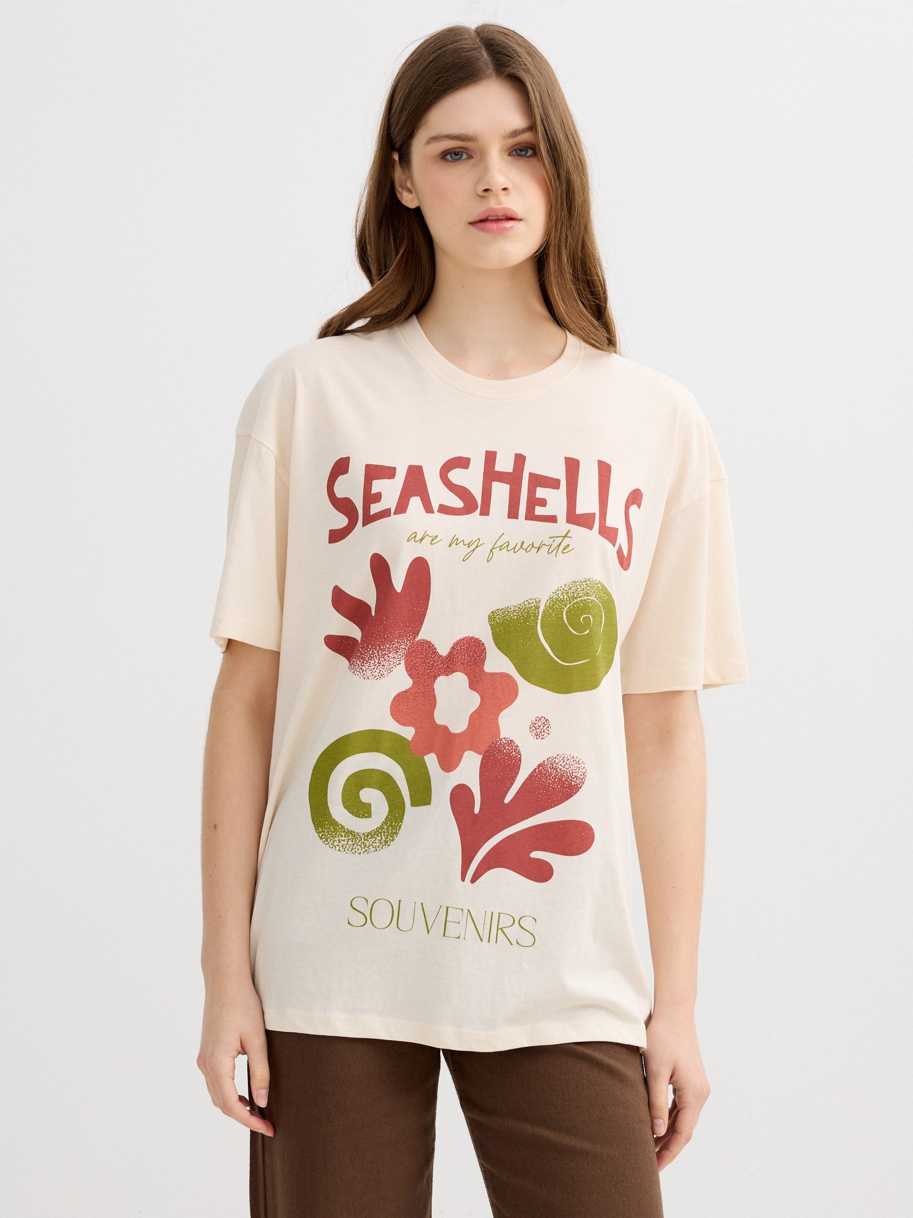 Camiseta oversize sheashells blanco roto vista media frontal