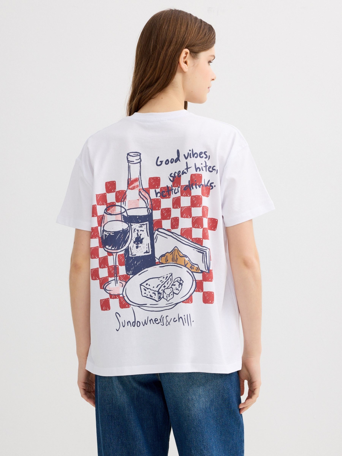 Camiseta oversize good vibes blanco vista media trasera