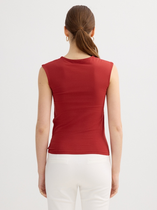 Camiseta slim fruncida sin mangas teja vista media trasera