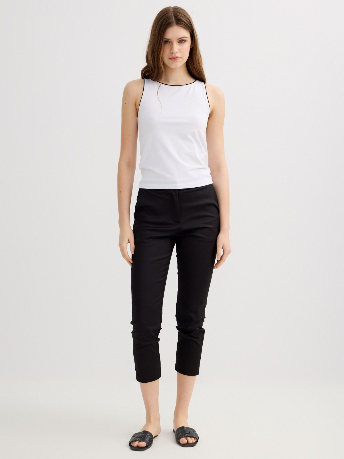 Top halter algodão contraste branco vista geral frontal