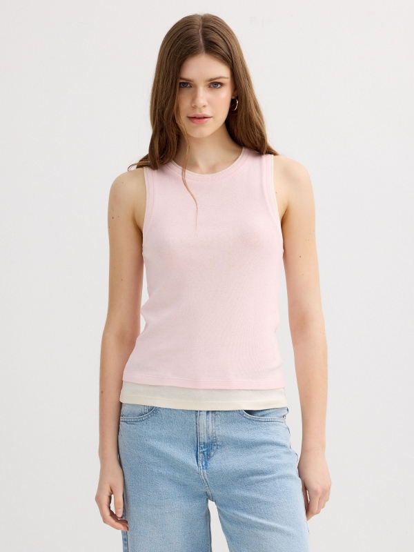 Camiseta sem mangas efeito duplo slim rosa vista meia frontal