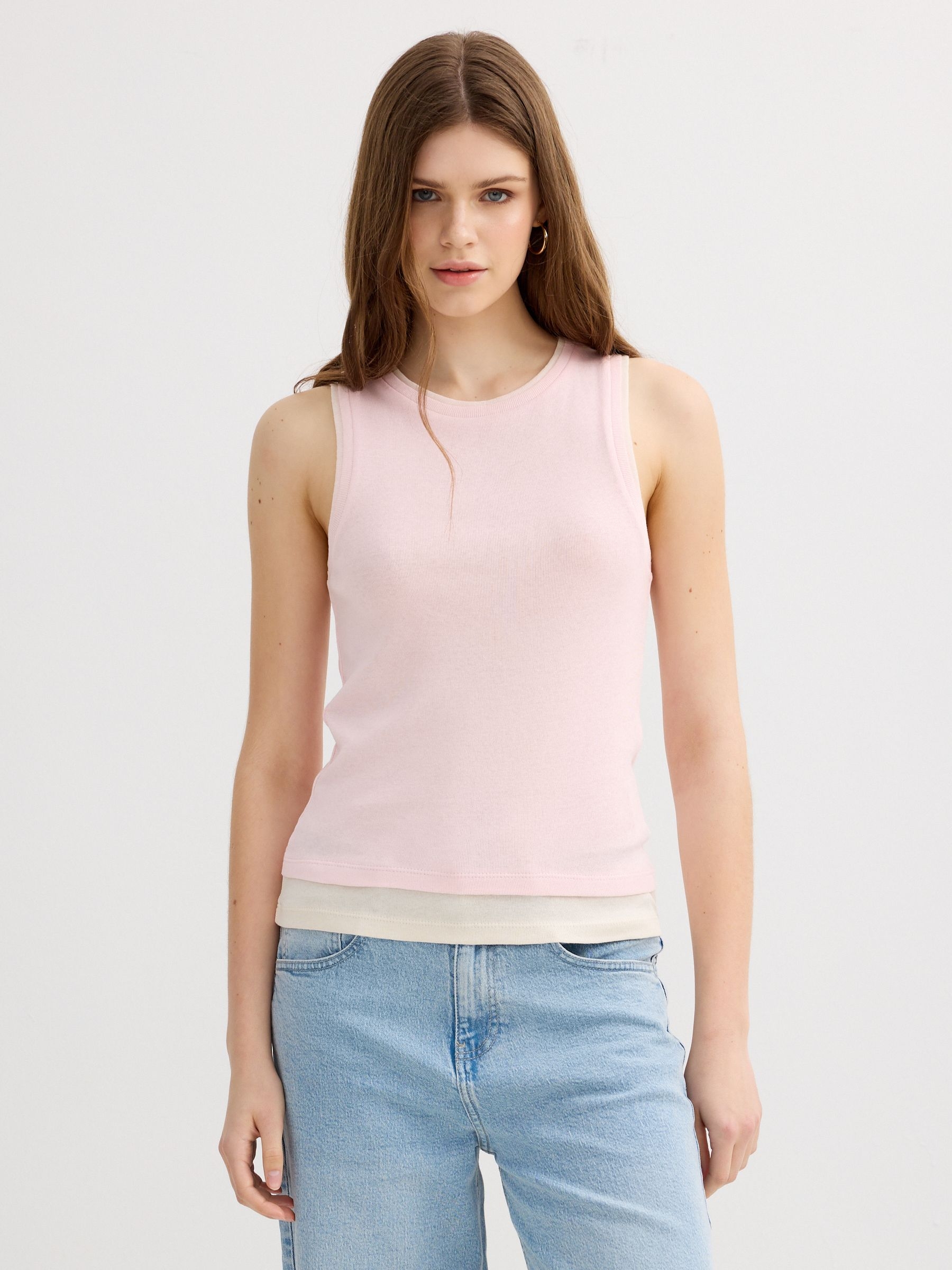 Camiseta sisa efecto doble slim rosa vista media frontal