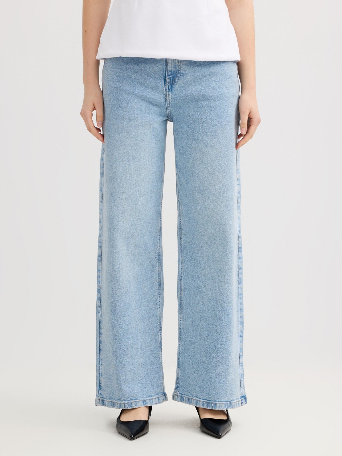 Mid-rise wide-leg jeans light blue middle front view