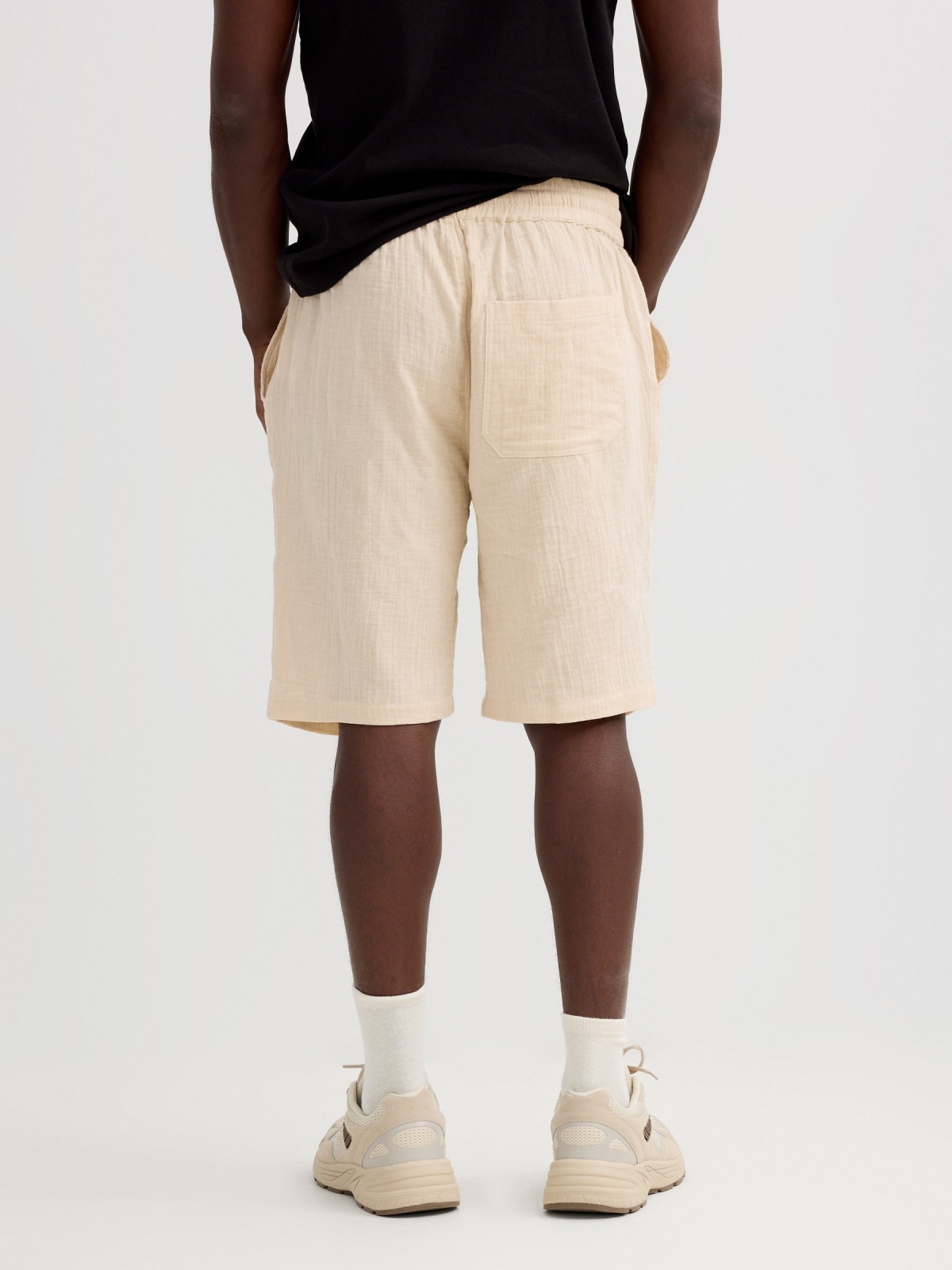 Bermuda jogger crudo vista general frontal