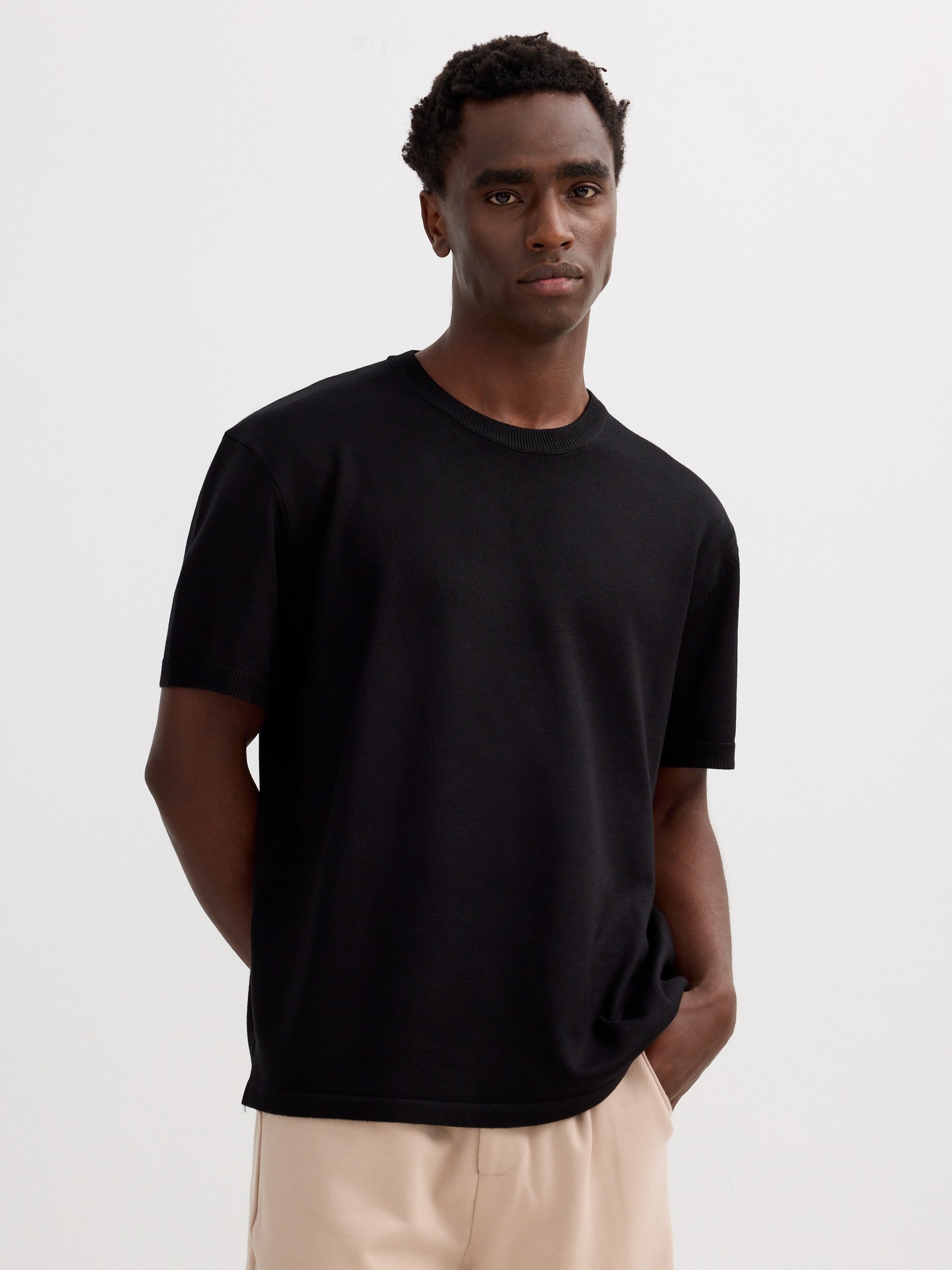 Camiseta básica canalé oversize negro vista media frontal