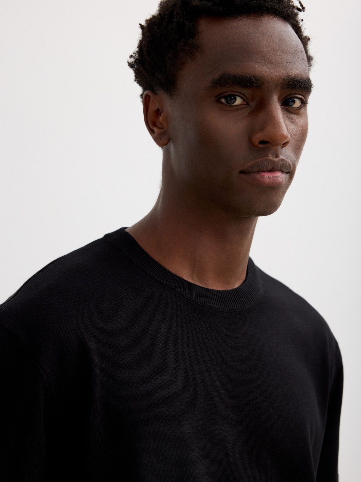 Oversized basic ribbed T-shirt black detail view