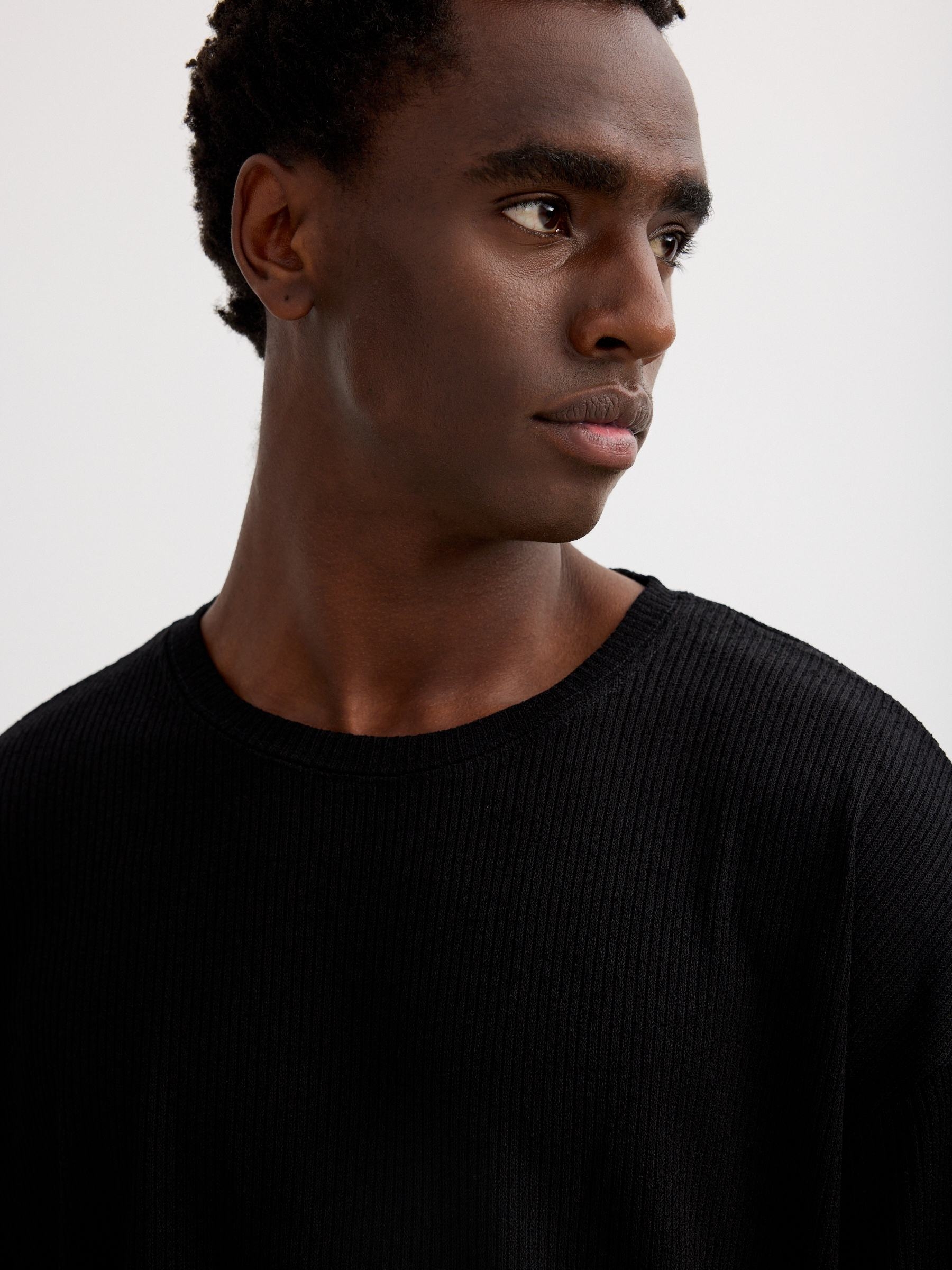 plain knit T-shirt black middle front view