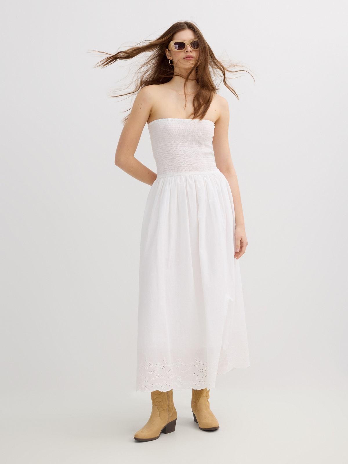 Vestido maxi bordado suizo blanco vista detalle