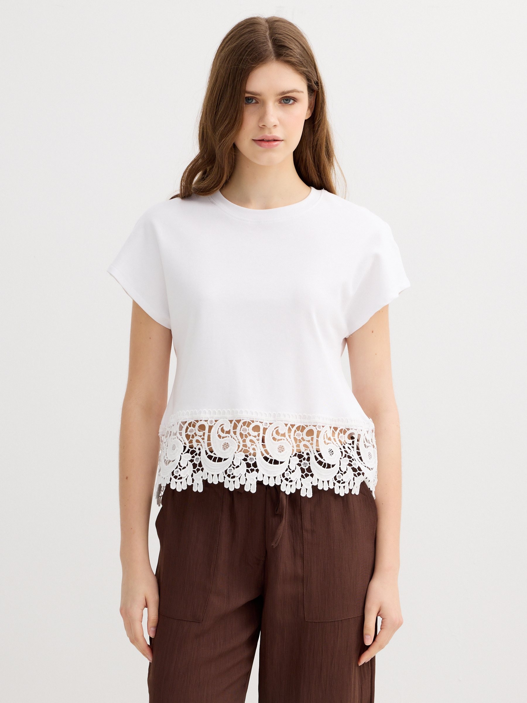 Camiseta combinada sem mangas branco vista meia frontal