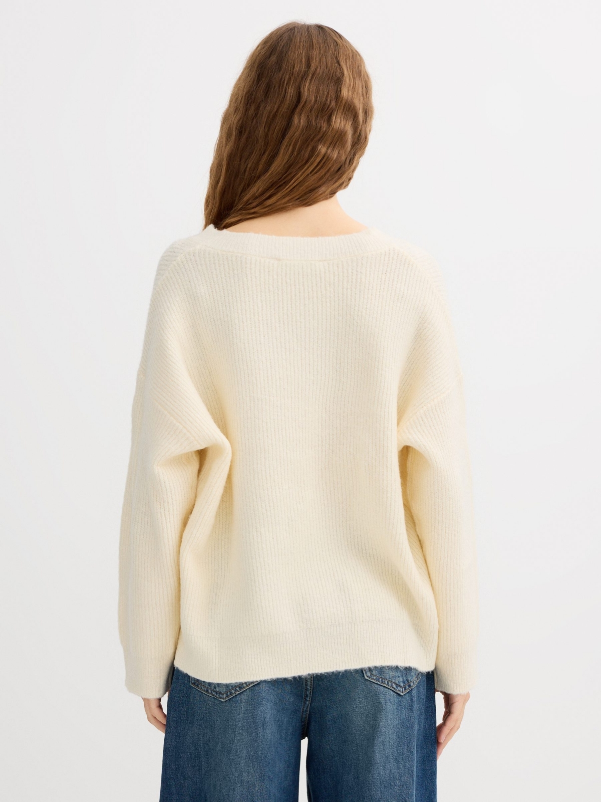 Jersey cuello pico liso blanco roto vista media trasera