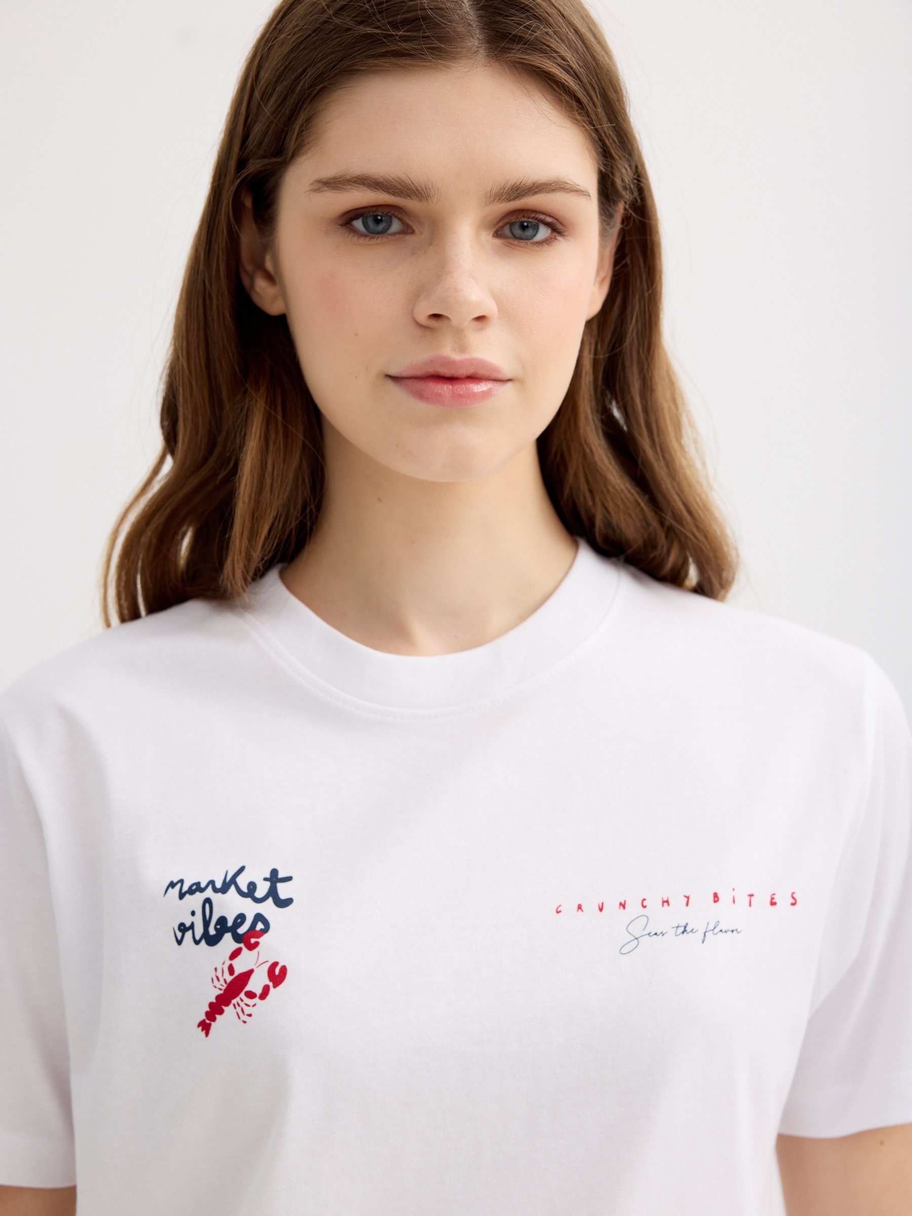 oversized navy t-shirt white middle front view